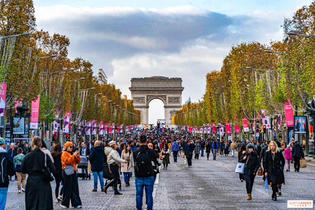 Keindahan Avenue des Champs-Élysées di Paris